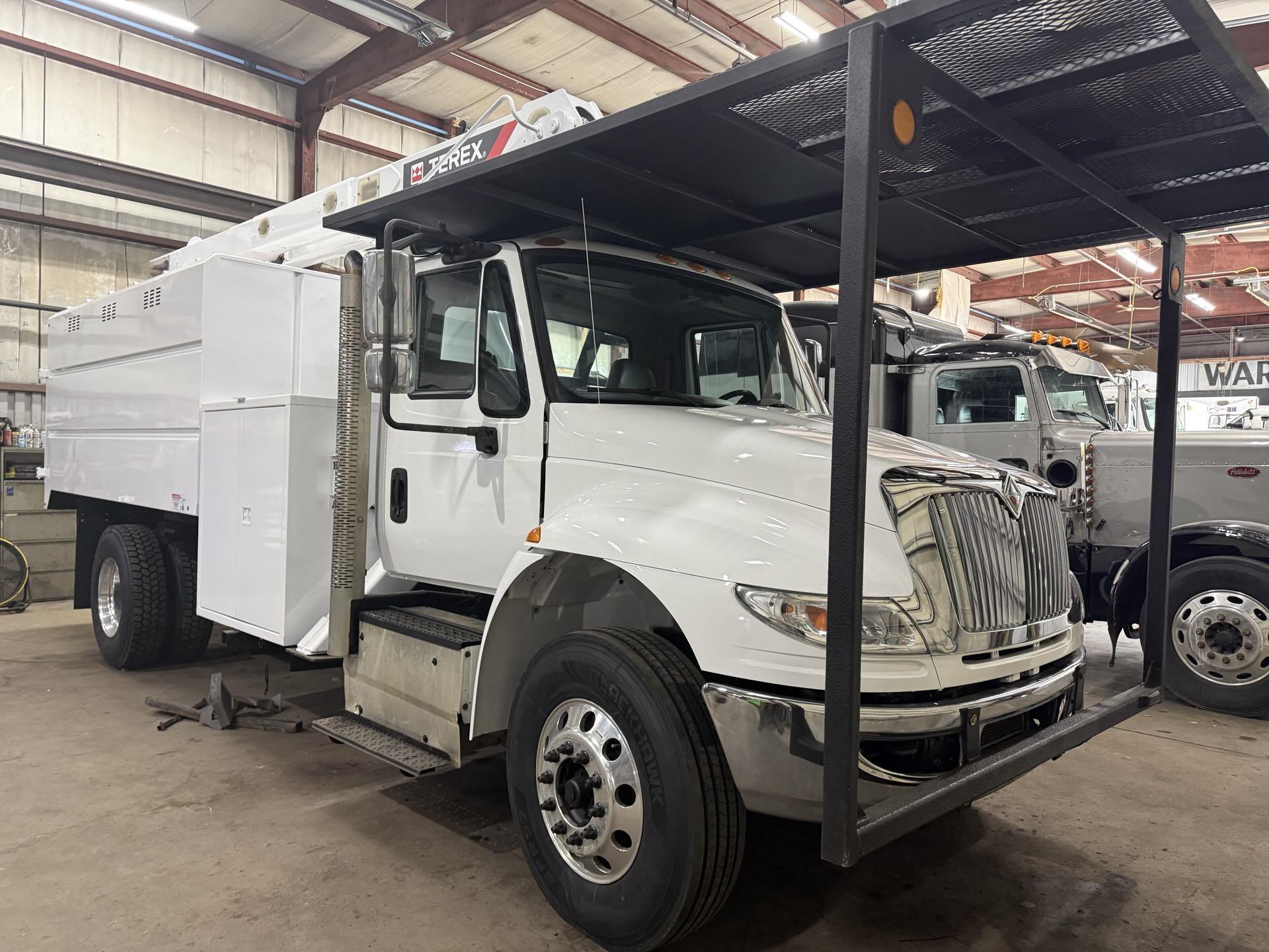 2017 International MA025