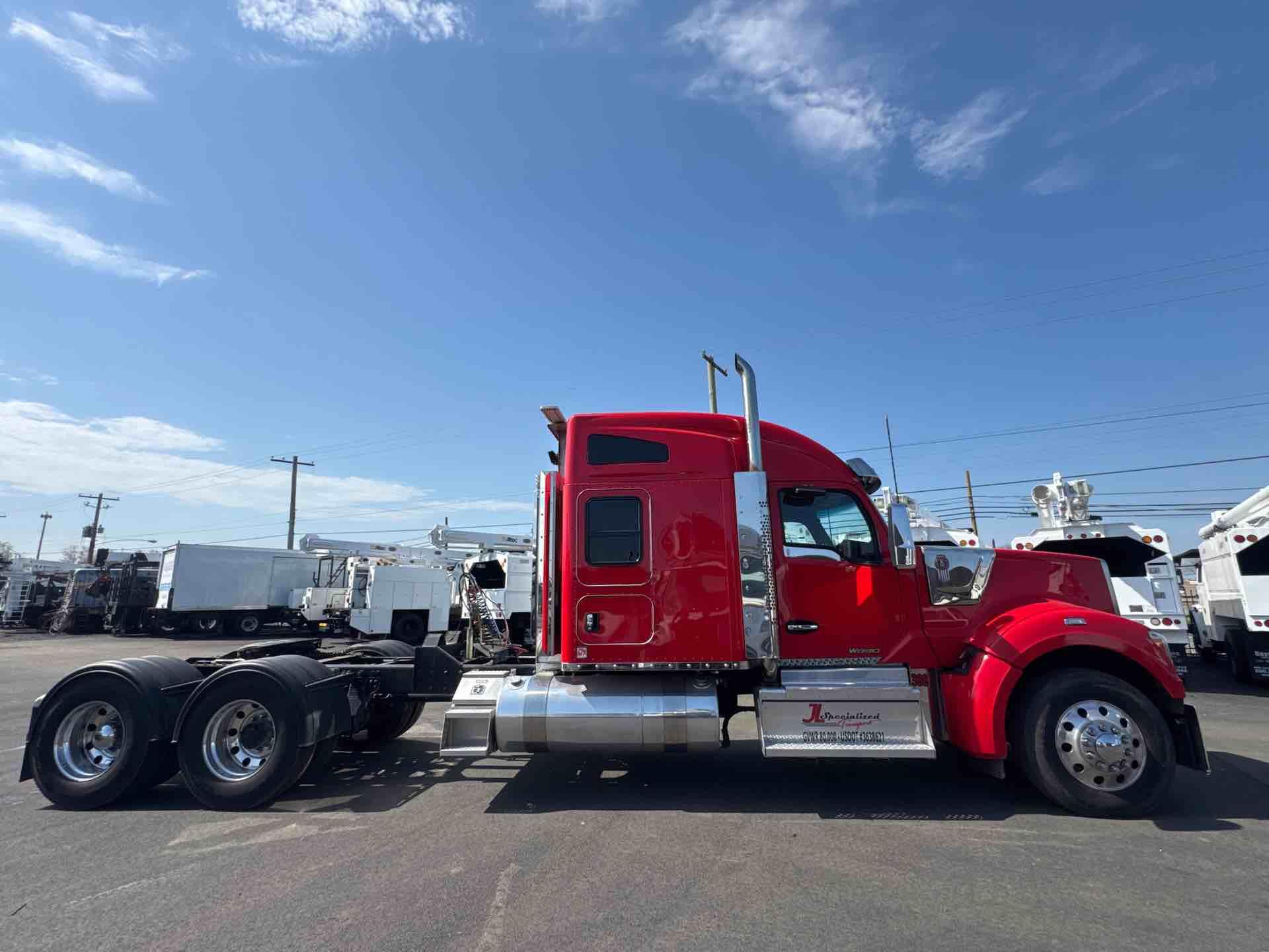 2020 Kenworth W990
