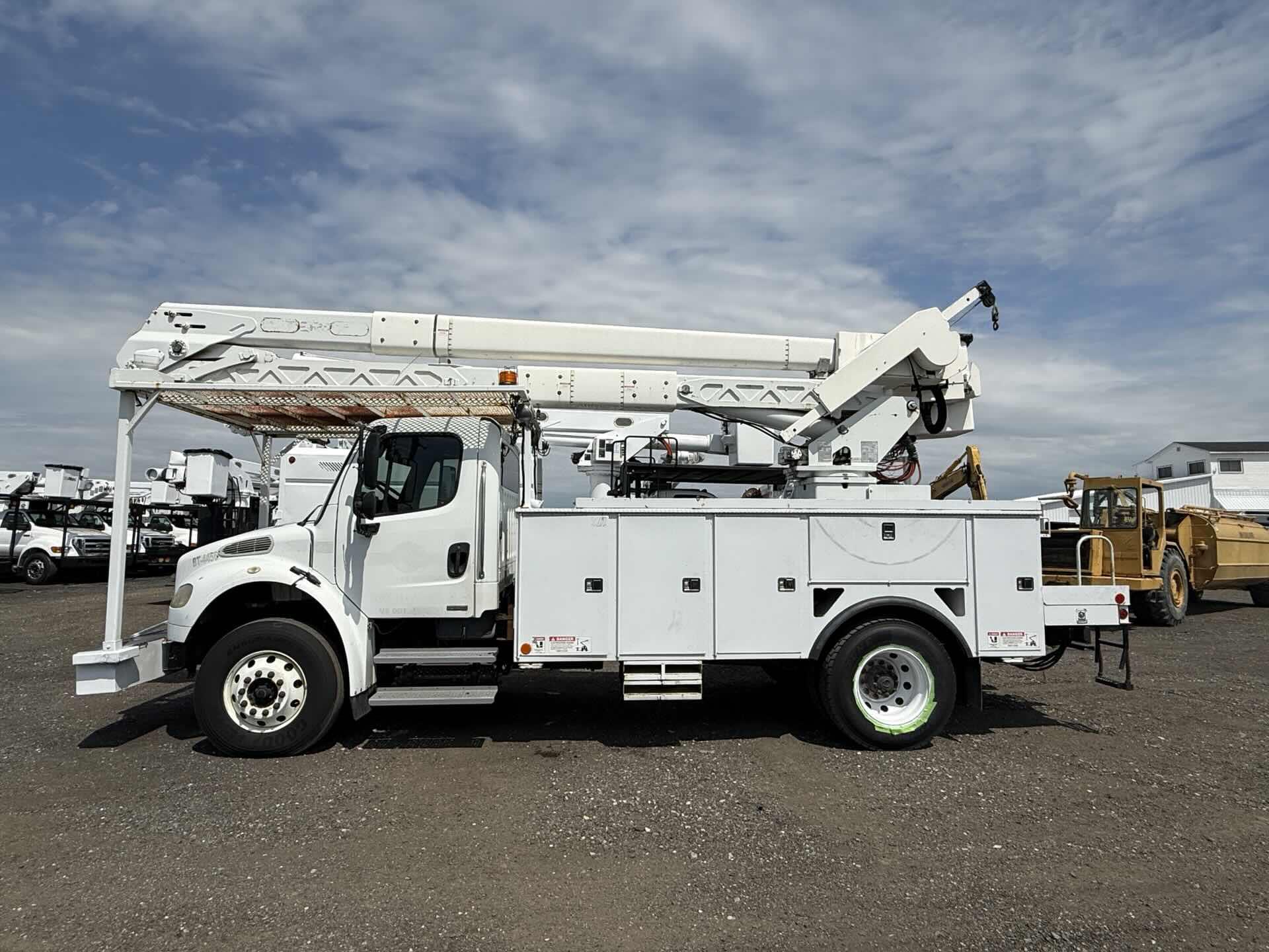 2010 Freightliner M2