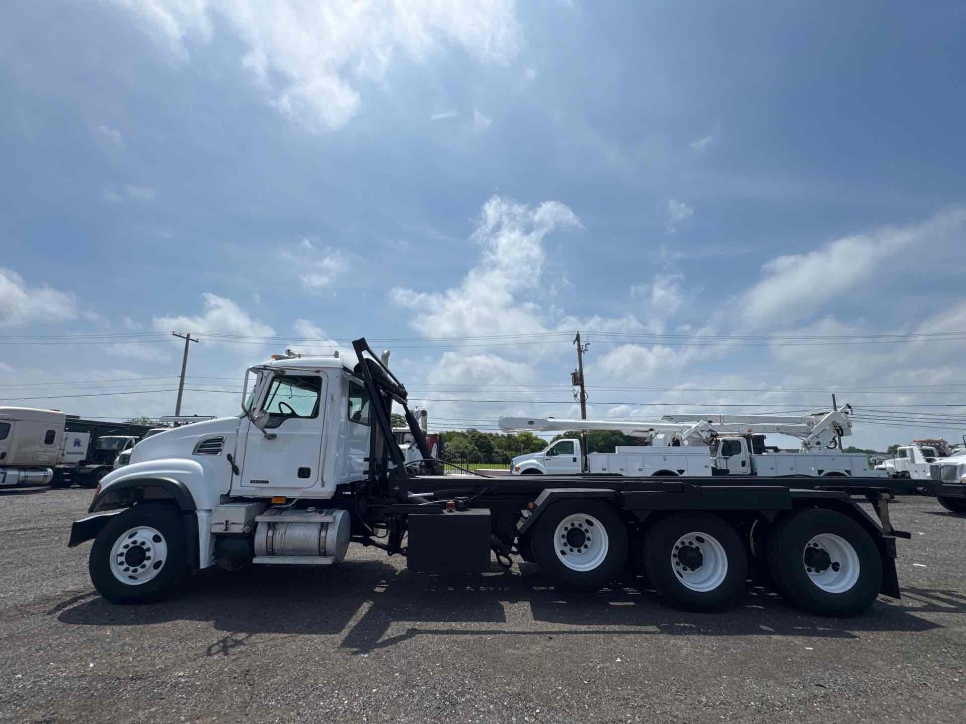 2003 Mack CV (Granite)