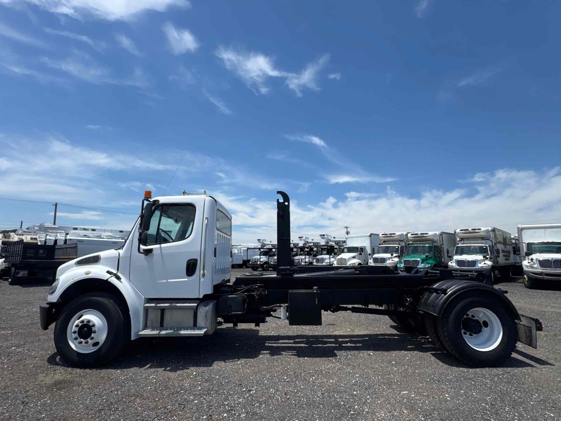 2008 Freightliner M2