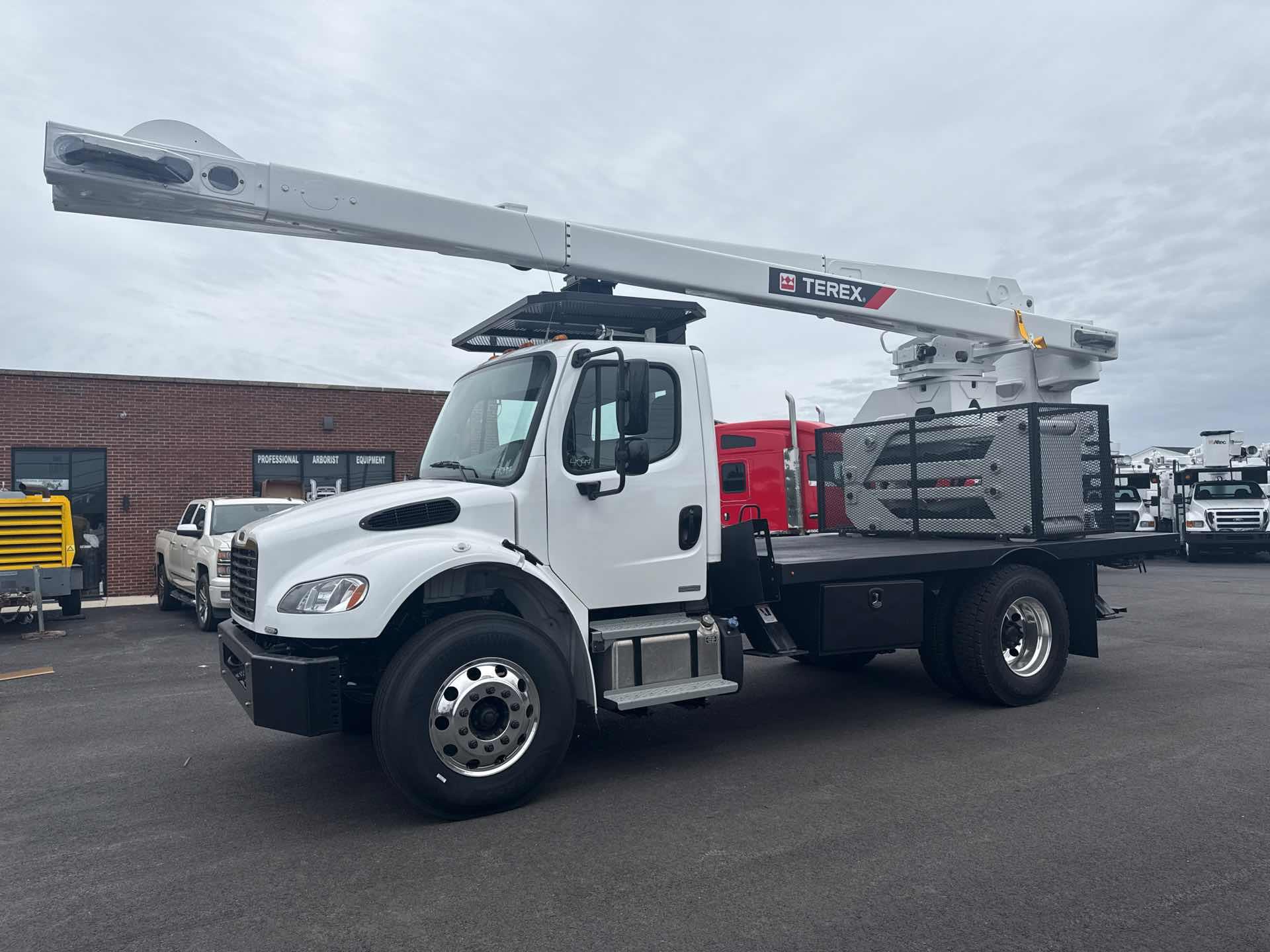 2025 Freightliner M2