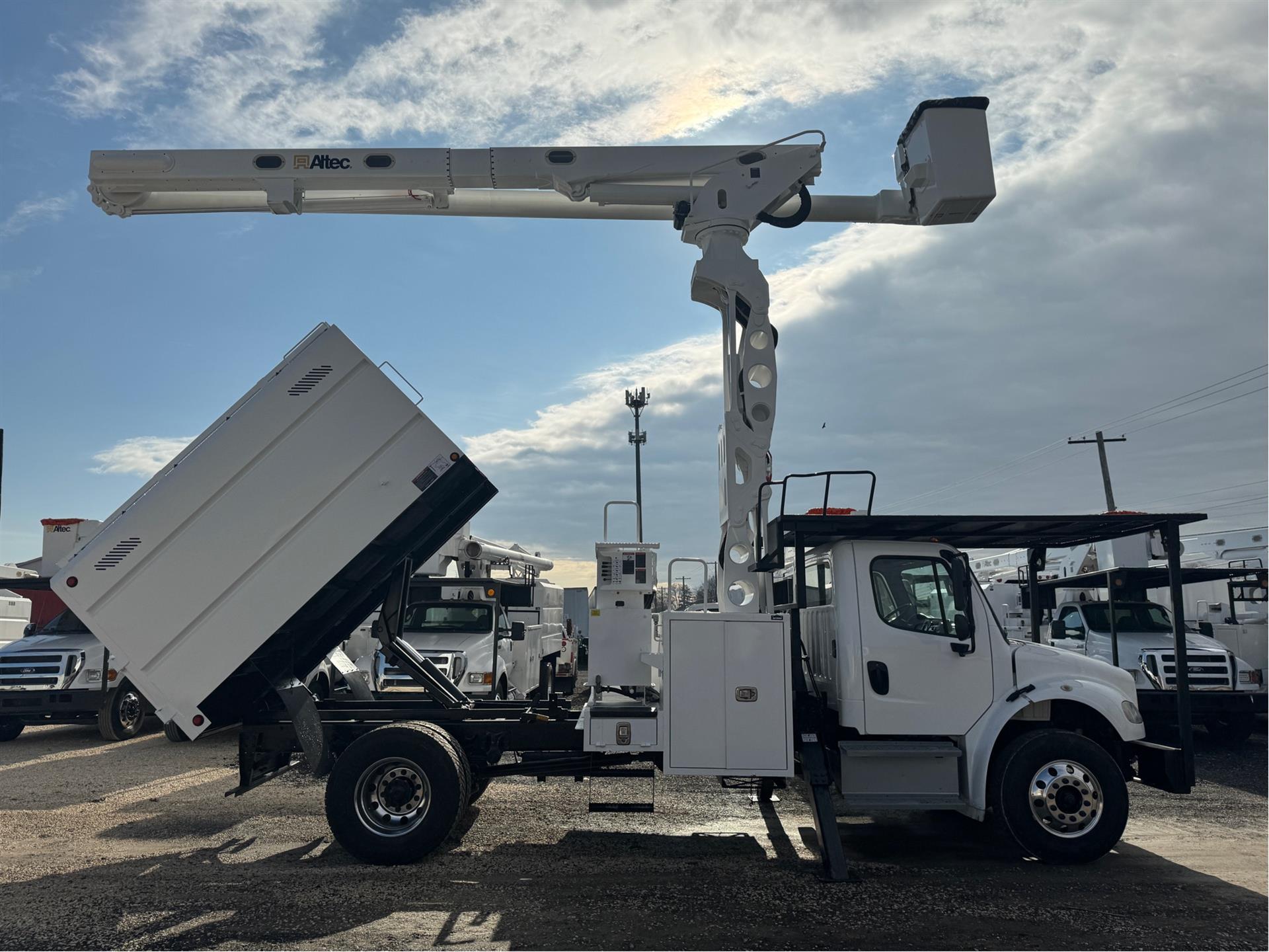 2018 Freightliner M2 106