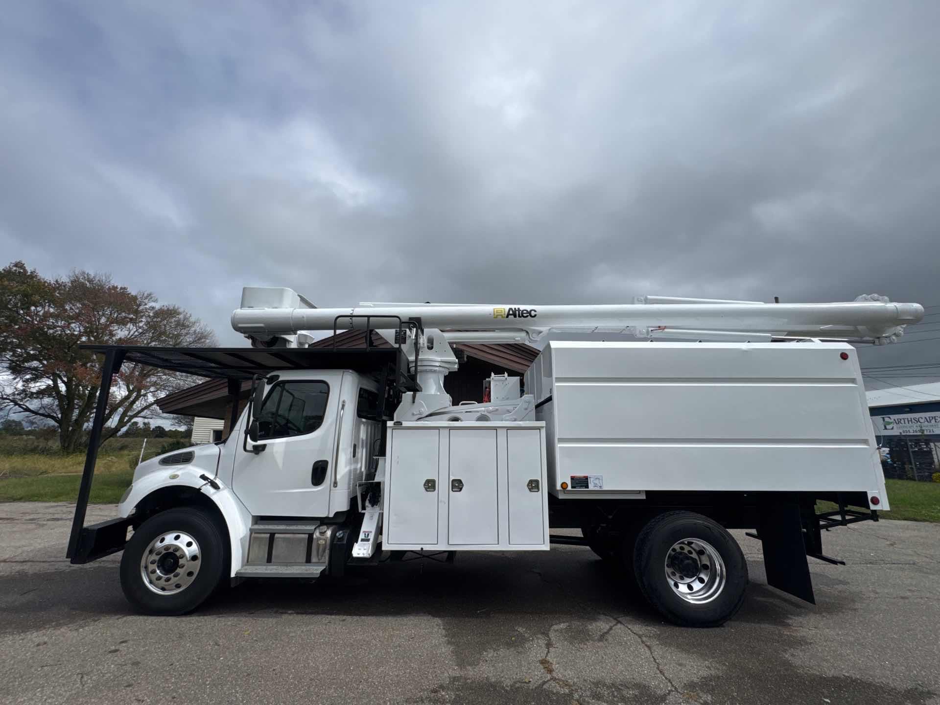 2018 Freightliner M2 106