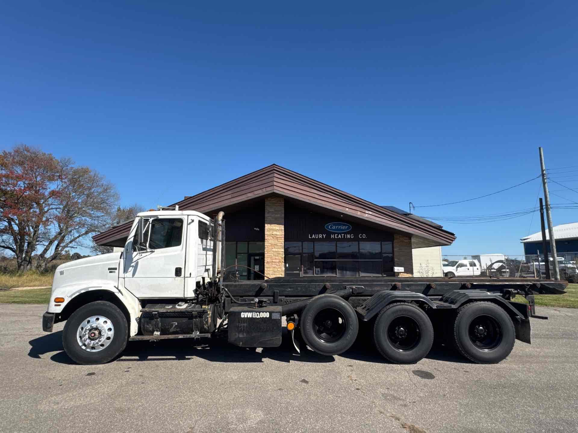 2004 Freightliner FL112
