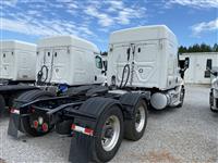 2020 Freightliner CASCADIA 113