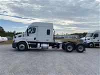 2020 Freightliner CASCADIA 113