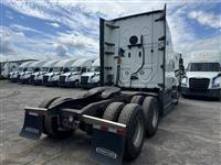 2020 Freightliner Cascadia 126