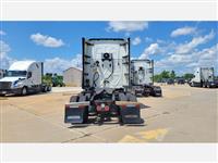 2020 Freightliner Cascadia 126