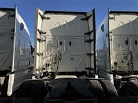 2020 Freightliner Cascadia 126