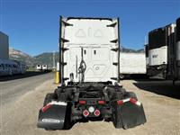 2020 Freightliner Cascadia 126