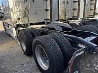 2020 Freightliner Cascadia 126