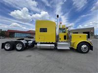 2022 Peterbilt 389