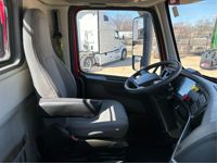 2019 Volvo VNR64T300