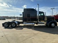 2023 Kenworth W900