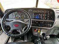 2022 Peterbilt 389
