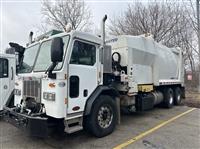 2017 Peterbilt 320