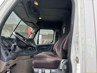 2016 Freightliner CASCADIA