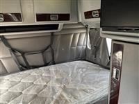 2022 Peterbilt 389