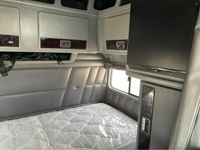 2019 Peterbilt 389