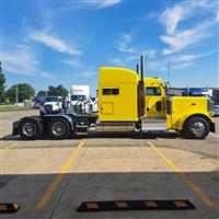 2022 Peterbilt 389