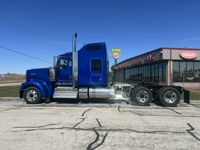 2023 Kenworth W900