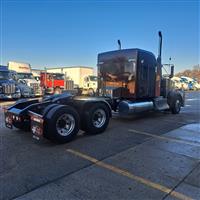 2022 Kenworth W900