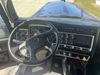 2023 Kenworth W900