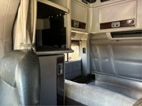 2022 Peterbilt 389