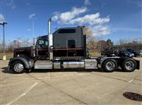 2023 Kenworth W900