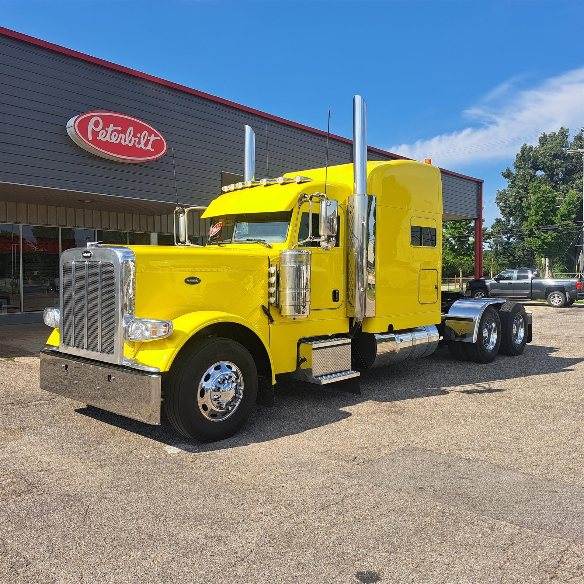 2022 Peterbilt 389