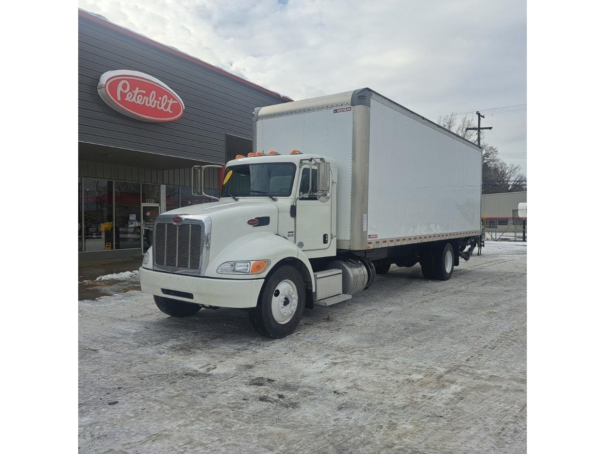 2019 Peterbilt 337