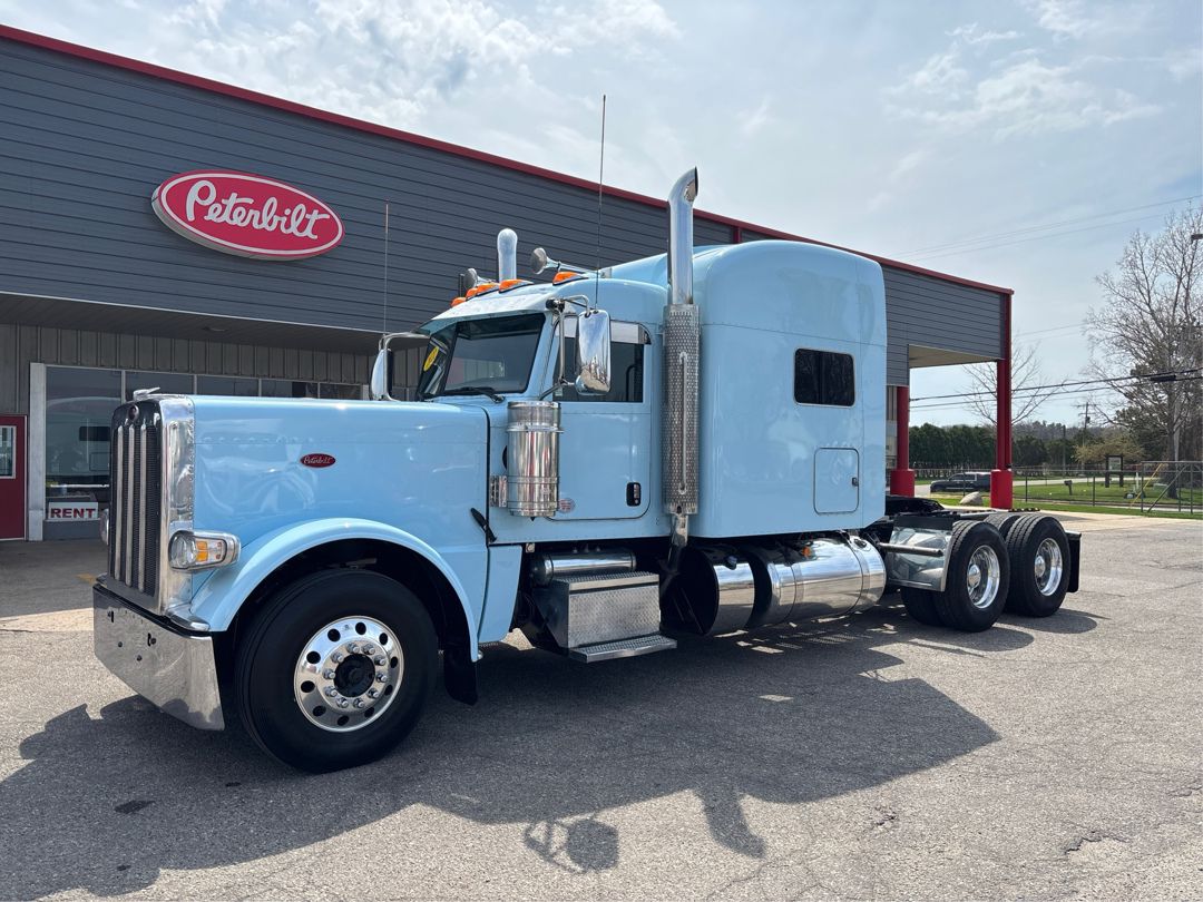 2022 Peterbilt 389