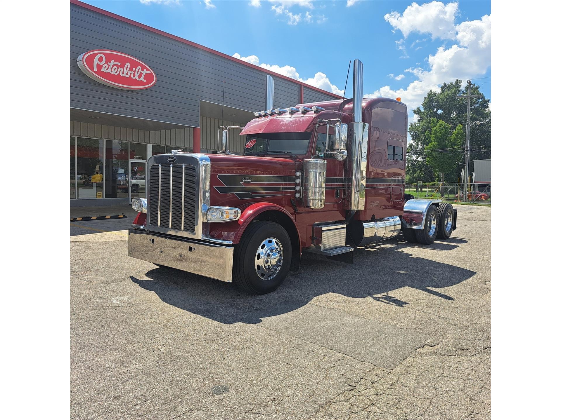 2022 Peterbilt 389