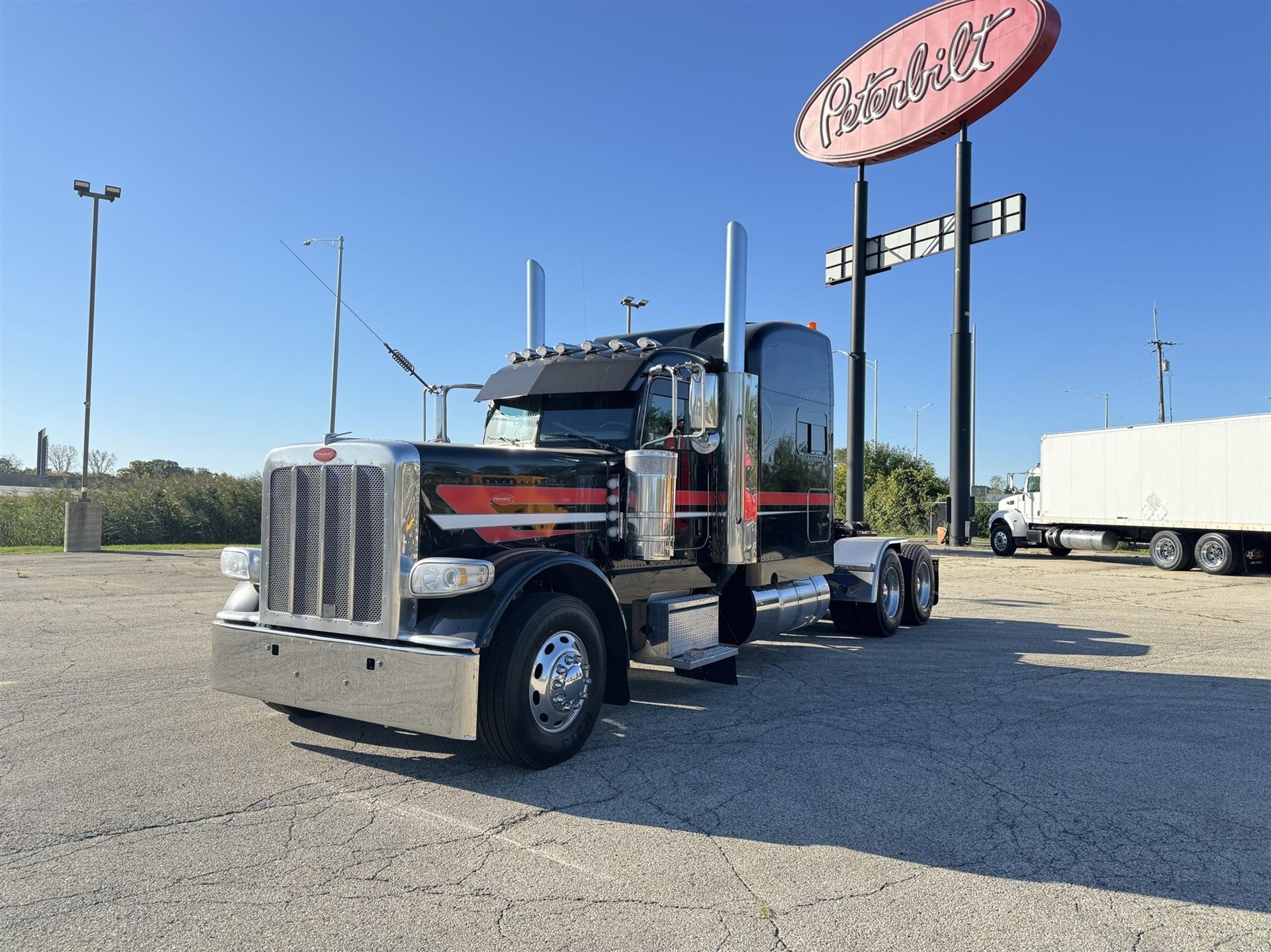 2022 Peterbilt 389