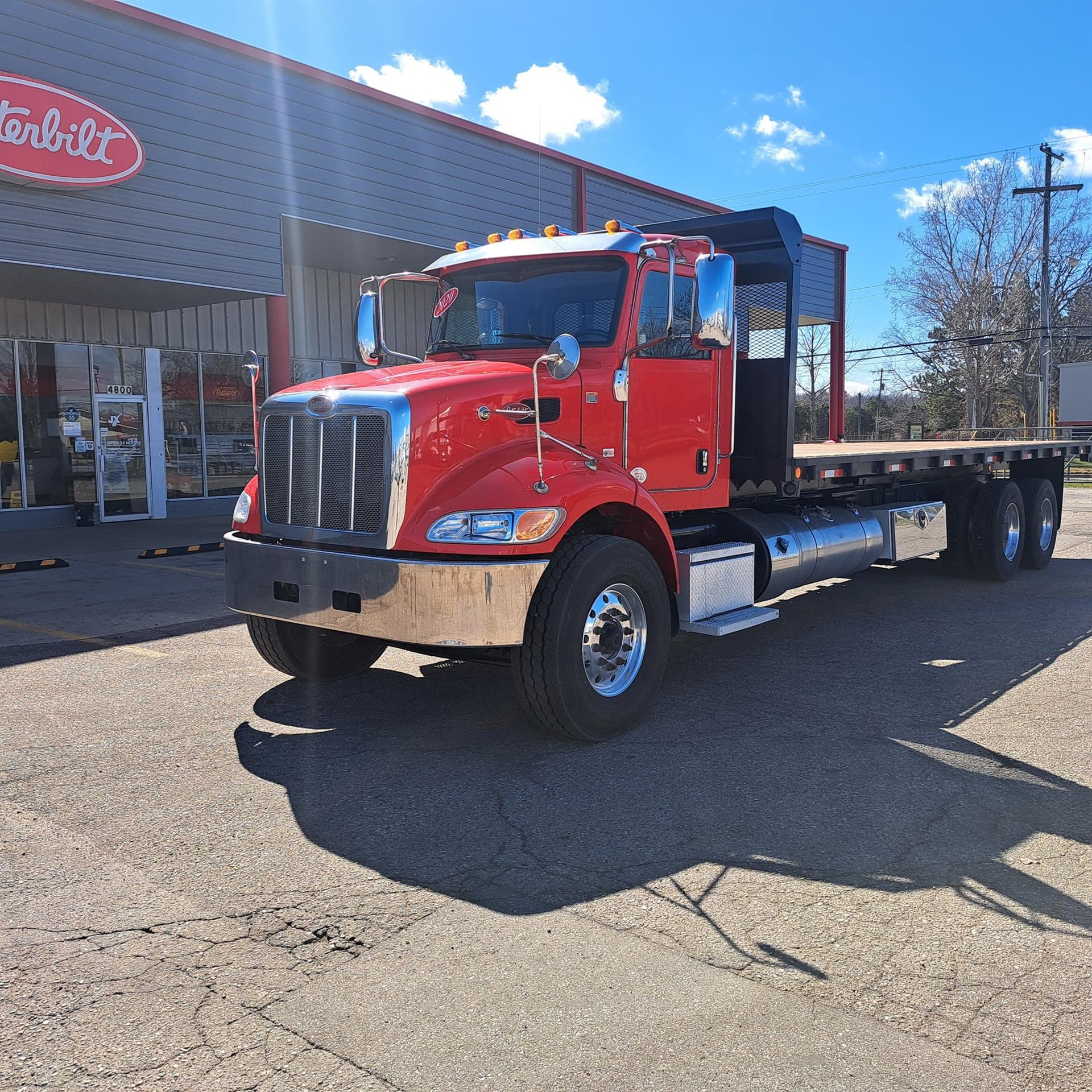2020 Peterbilt 348