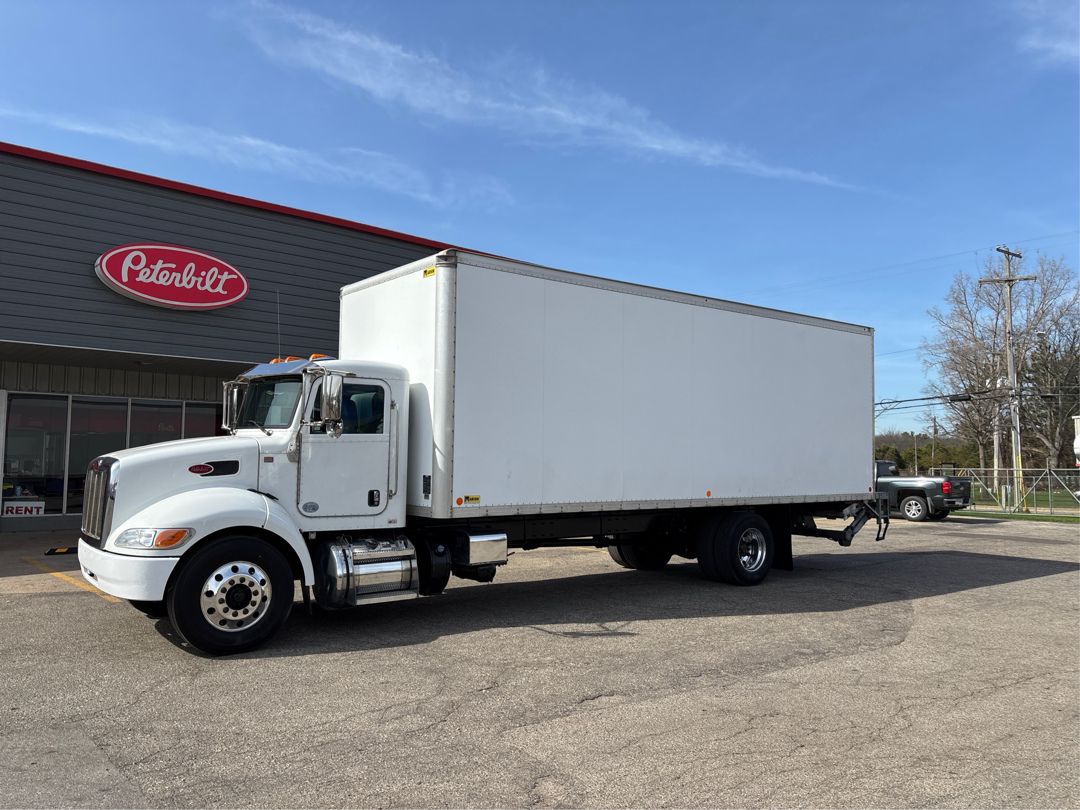 2019 Peterbilt 337