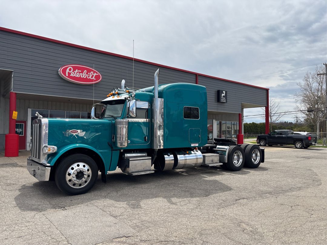 2022 Peterbilt 389