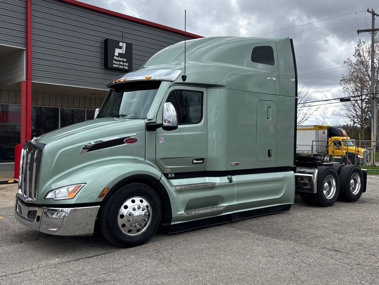 2024 Peterbilt 579
