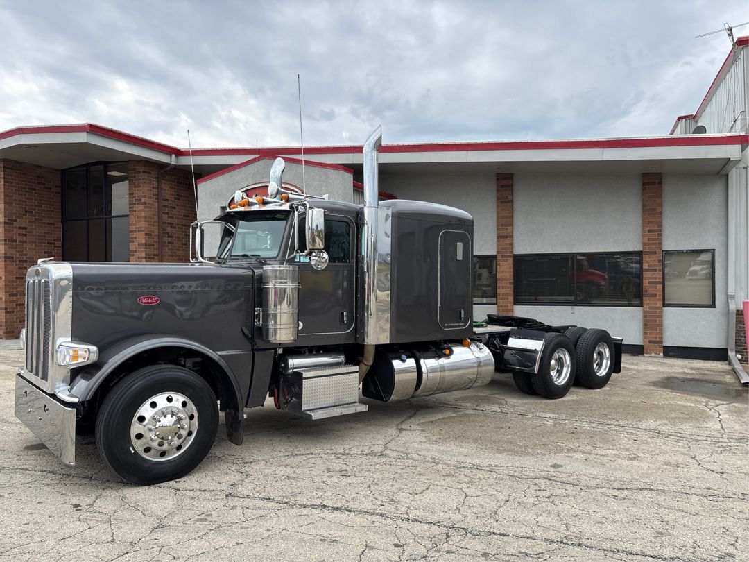 2022 Peterbilt 389