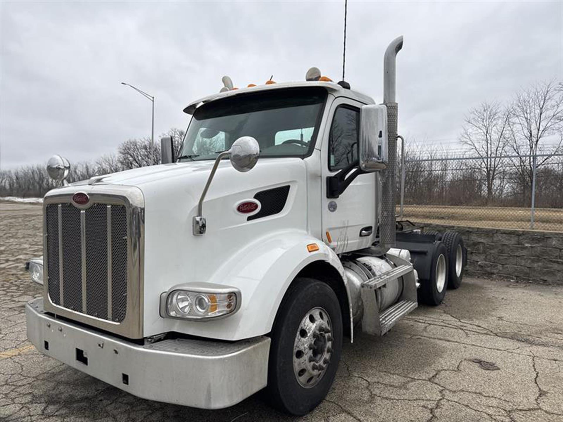 2021 Peterbilt 567
