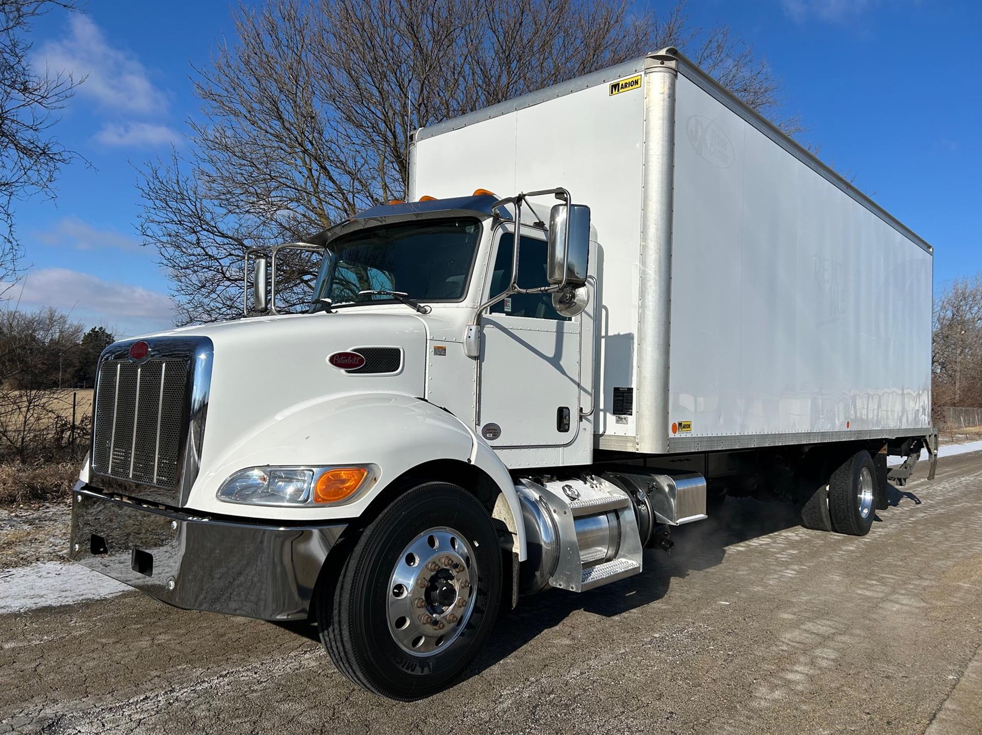 2019 Peterbilt 337