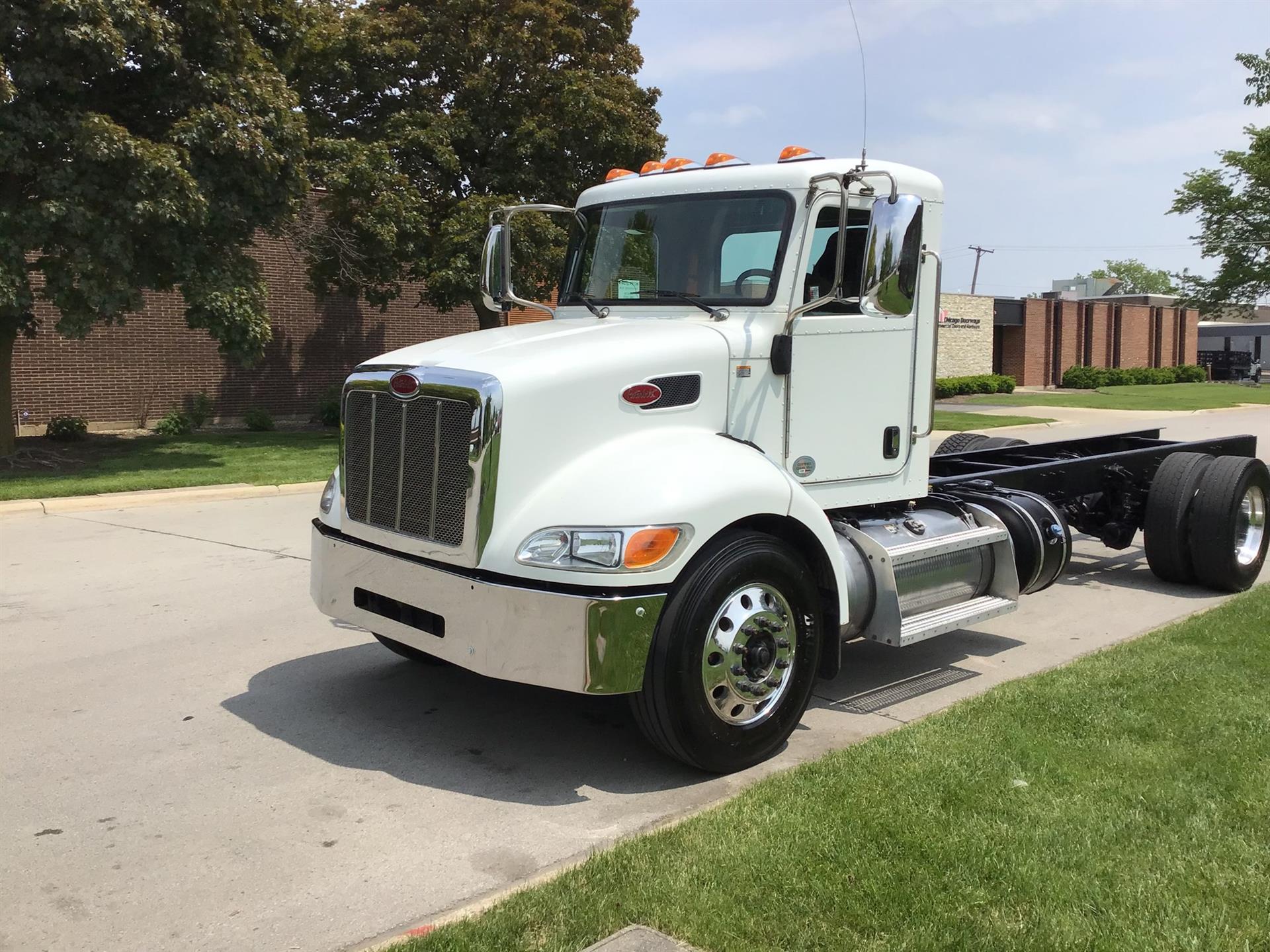 2019 Peterbilt 337