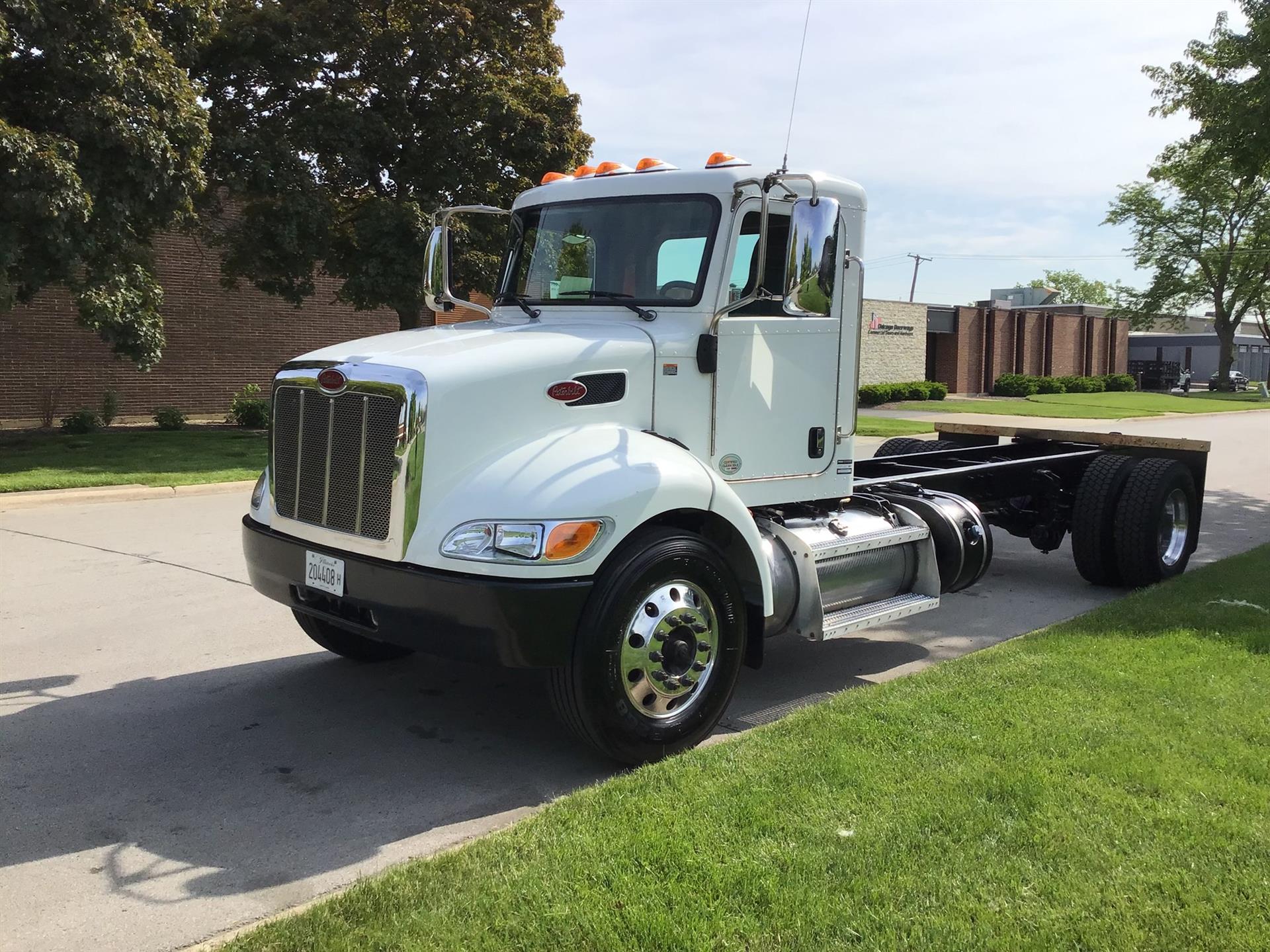 2019 Peterbilt 337