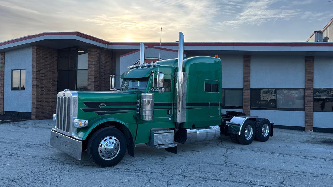 2022 Peterbilt 389