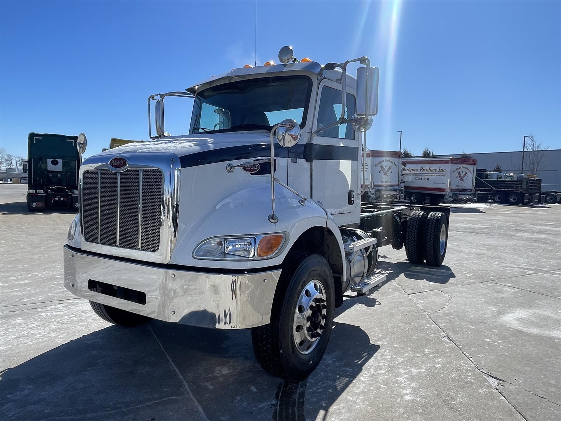 2020 Peterbilt 337