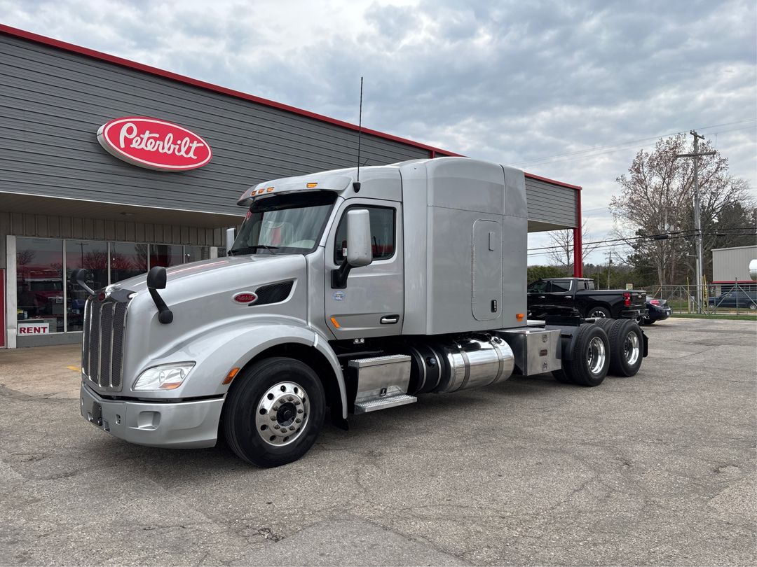 2021 Peterbilt 579
