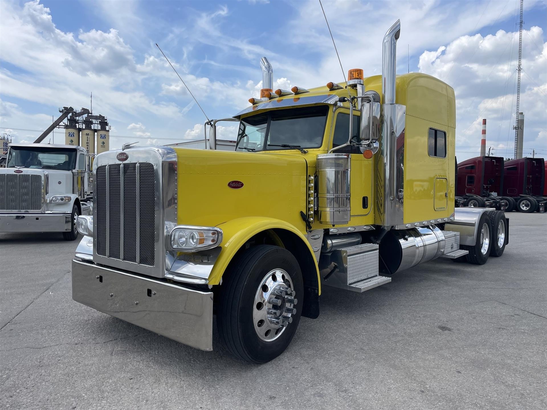 2022 Peterbilt 389