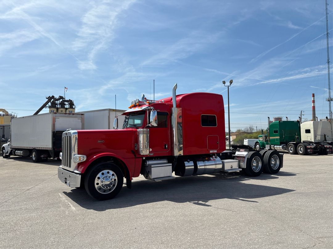 2022 Peterbilt 389