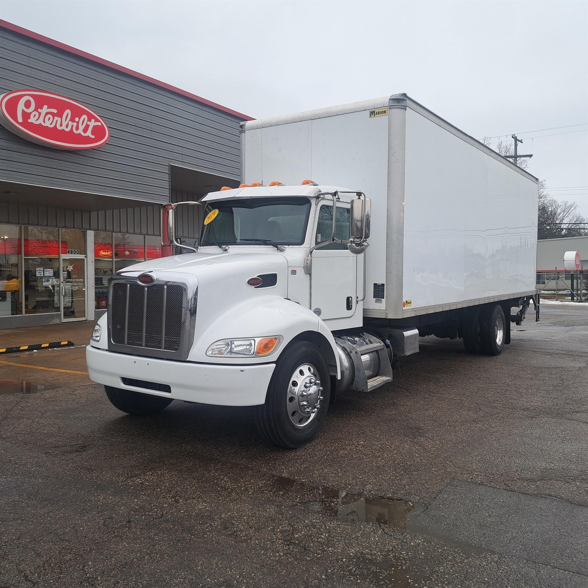 2019 Peterbilt 337